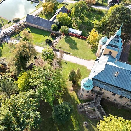 Apartmán Zámecký areál Holovousy Exteriér fotografie