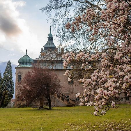 Apartmán Zámecký areál Holovousy Exteriér fotografie