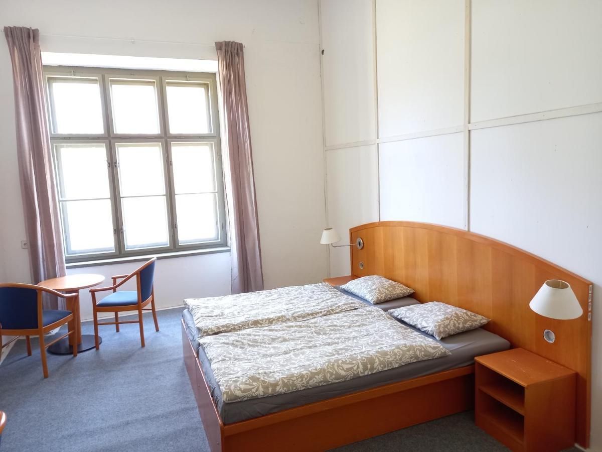 Apartmán Zámecký areál Holovousy Exteriér fotografie