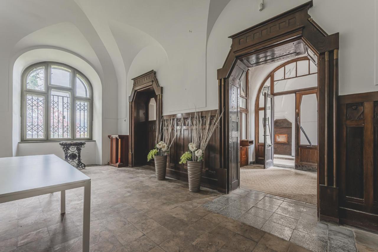 Apartmán Zámecký areál Holovousy Exteriér fotografie