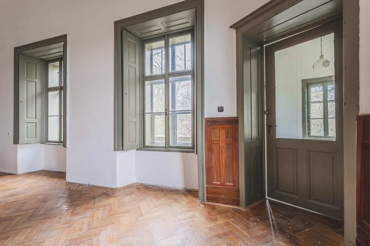 Apartmán Zámecký areál Holovousy Exteriér fotografie