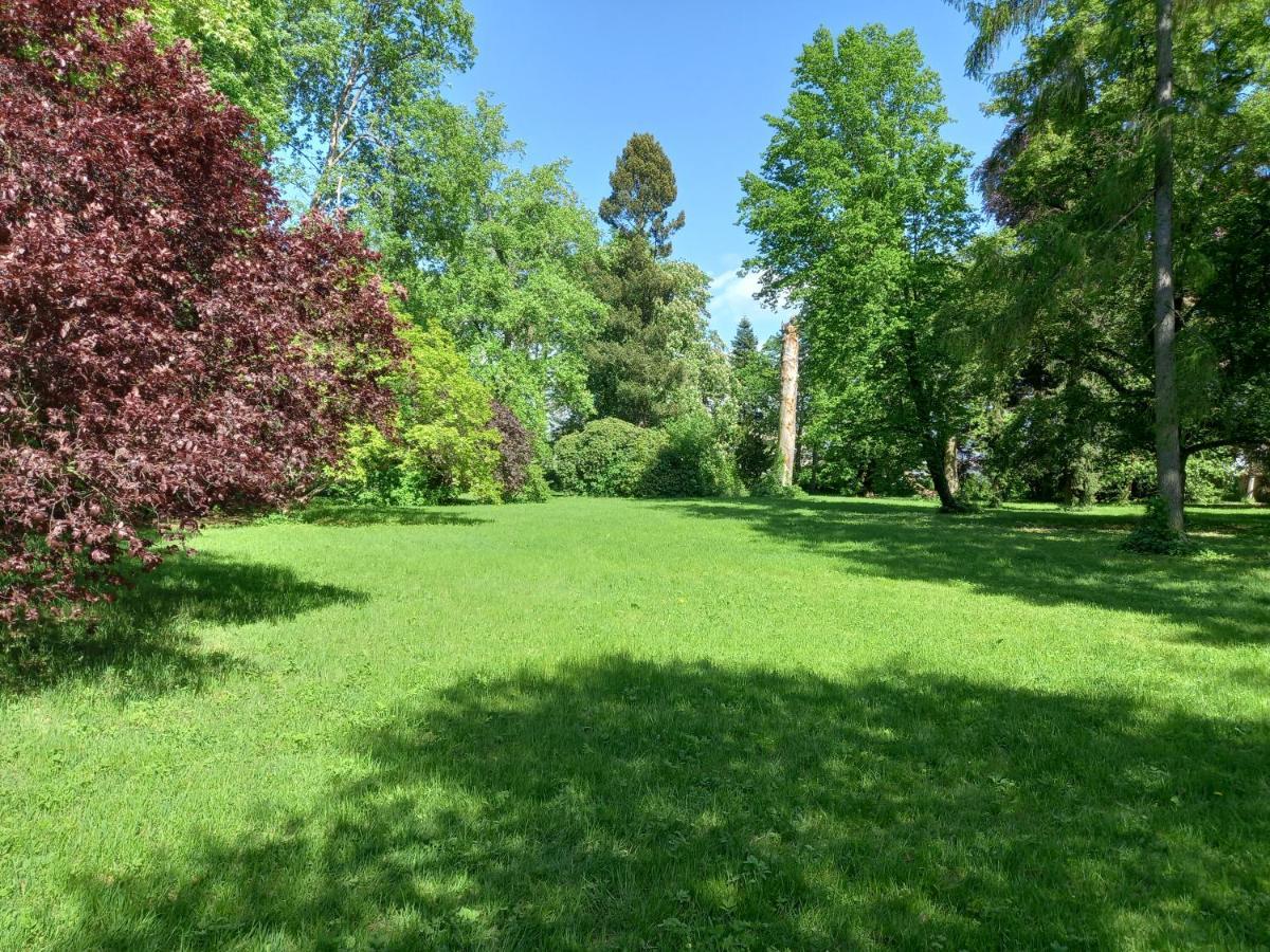 Apartmán Zámecký areál Holovousy Exteriér fotografie