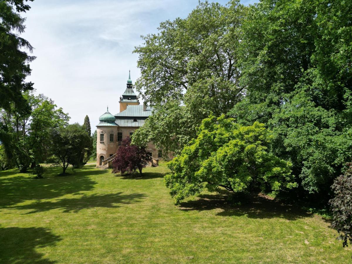 Apartmán Zámecký areál Holovousy Exteriér fotografie