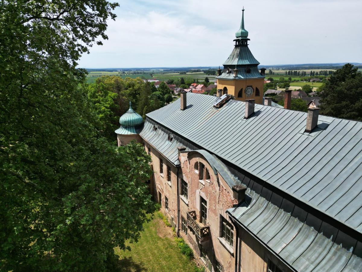 Apartmán Zámecký areál Holovousy Exteriér fotografie