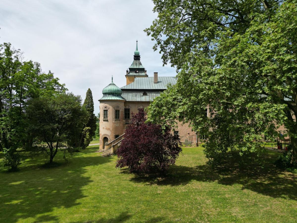 Apartmán Zámecký areál Holovousy Exteriér fotografie
